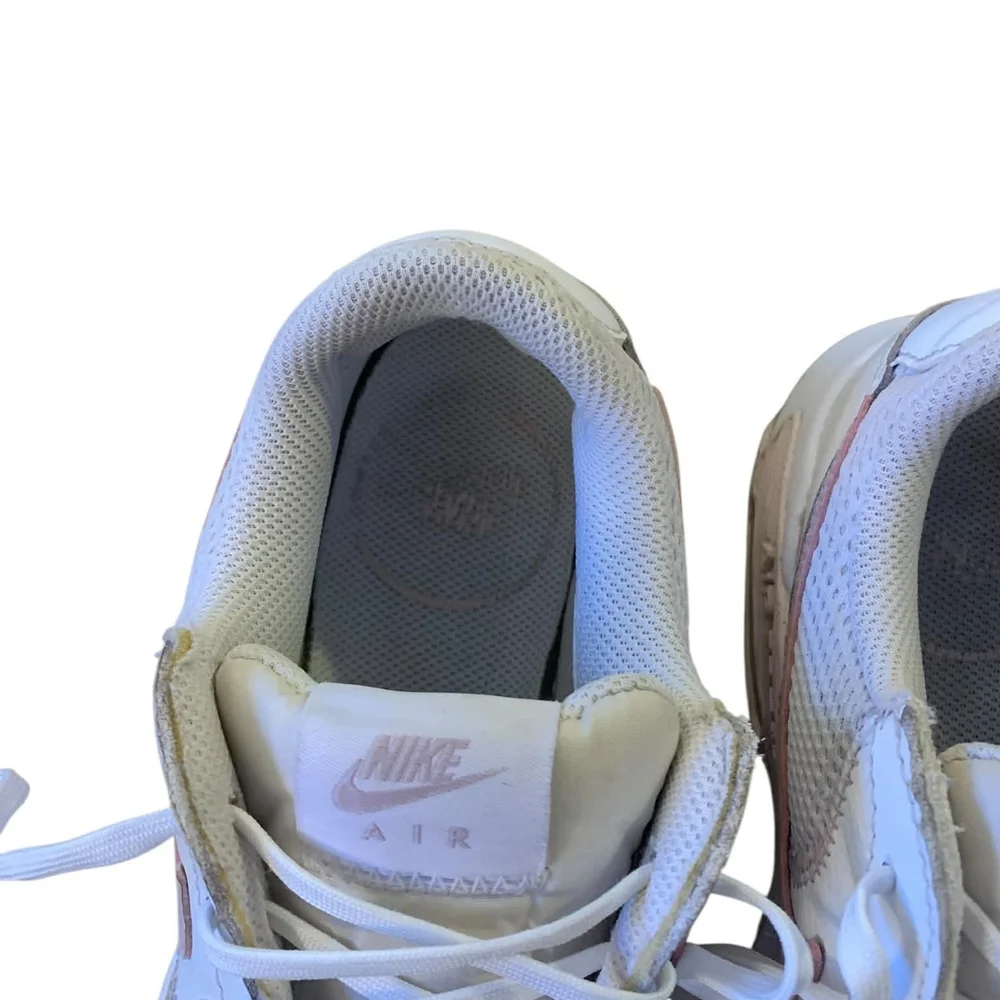 Nike Women's White and‎ Light Pink Sneakers